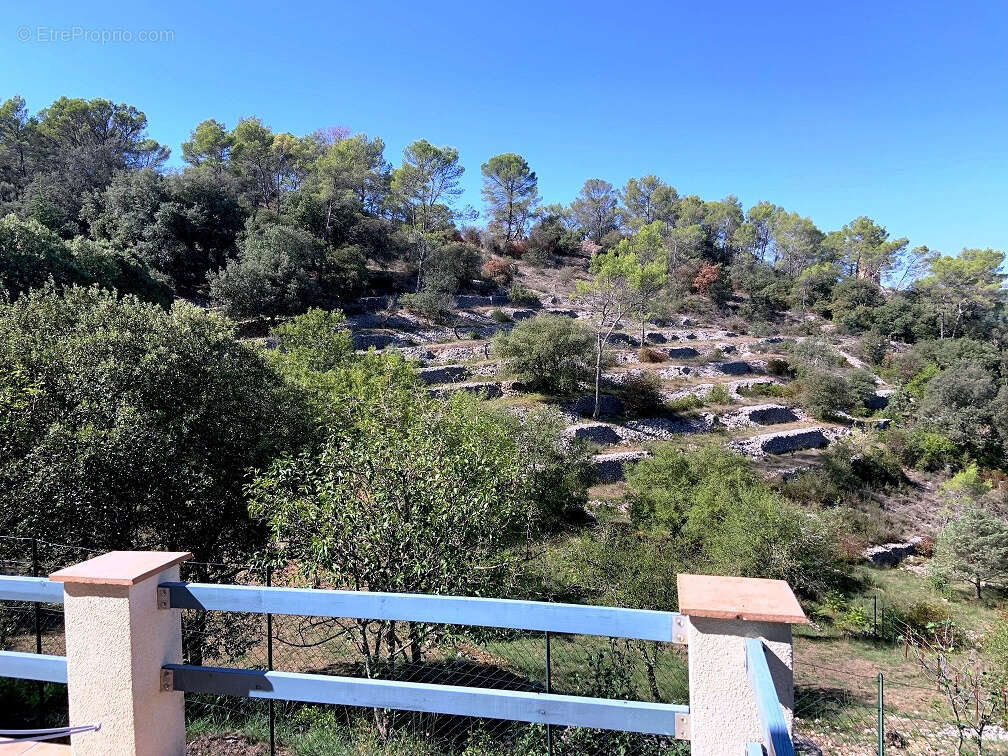 Maison en pierre 110 m2 avec vue panoramique sur 1,1 ha - photo 13