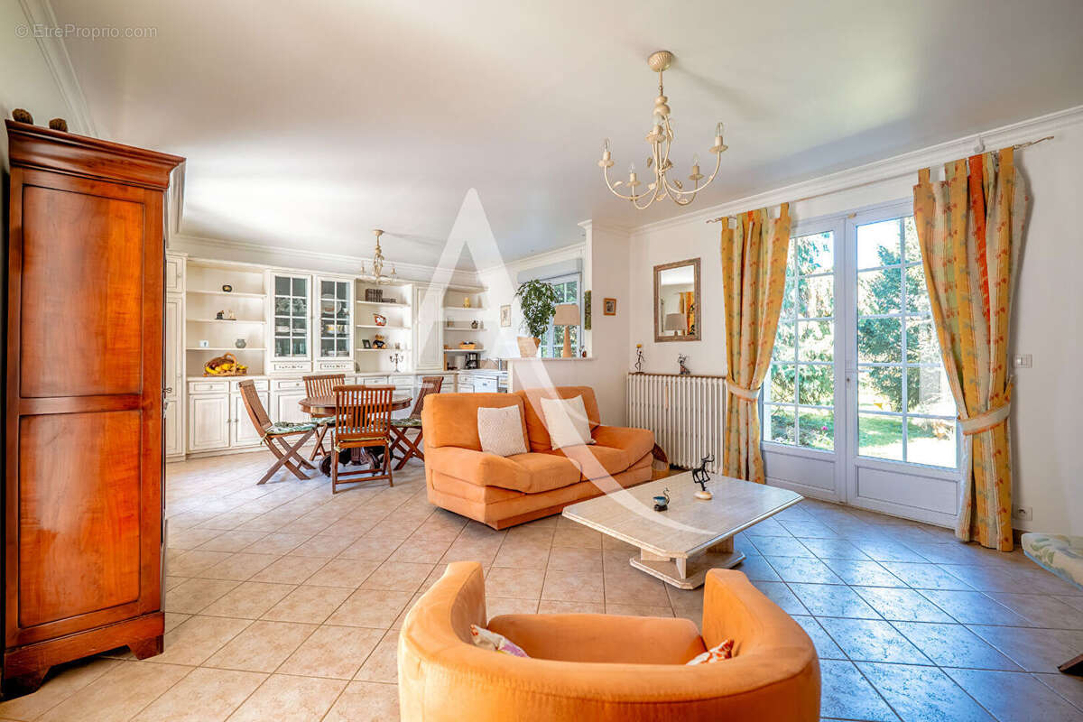 Maison à LIMEIL-BREVANNES