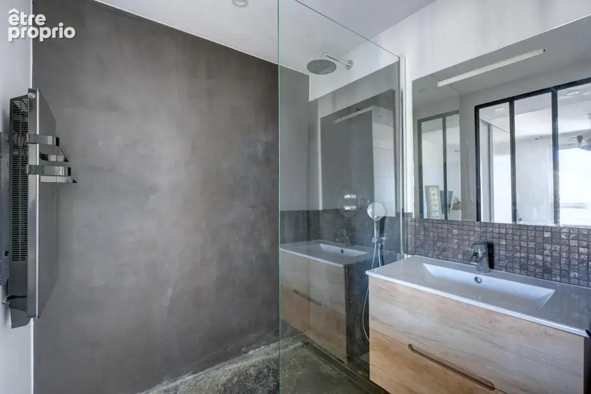 Oullins gare - Duplex 4 chambres - Terrasses - 2 stationnements - Calme - photo 8