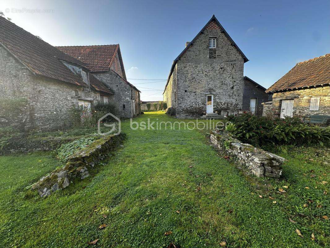 Maison ancienne en pierre du XVIIIe siècle - photo 2