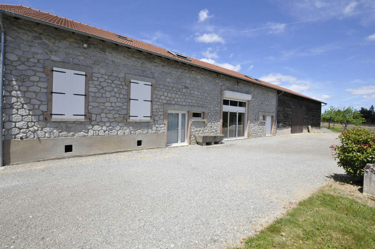 Maison à SAINT-HILAIRE-BONNEVAL