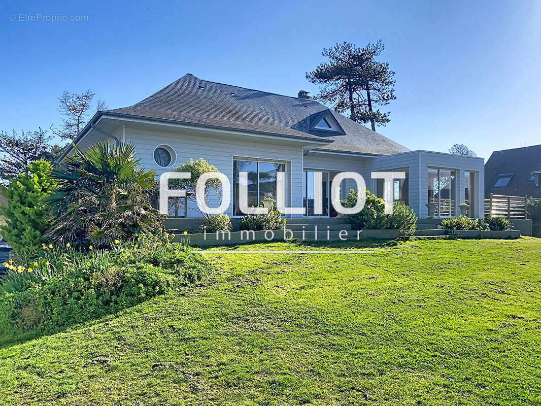 Maison à AGON-COUTAINVILLE