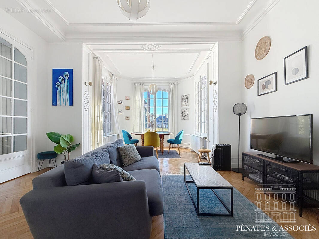 Appartement à MONT-SAINT-AIGNAN