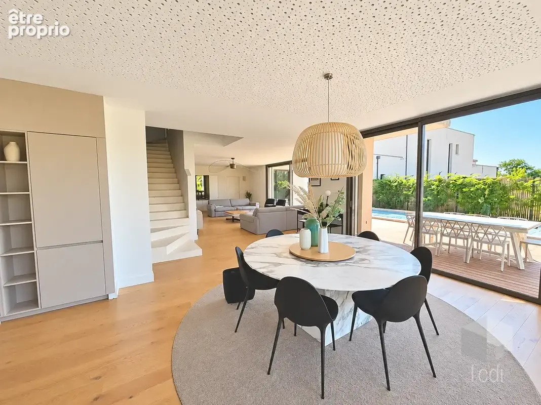 MONTELIMAR, maison de 195 m2, 4 chambres - photo 7