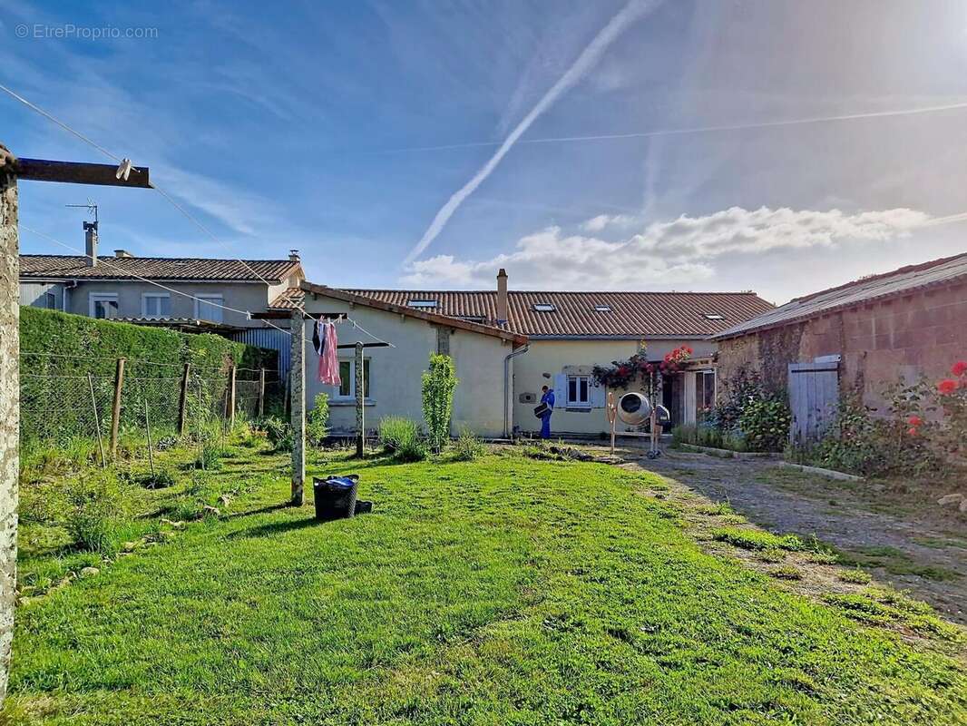 Maison 197 m² à Clave  - photo 8