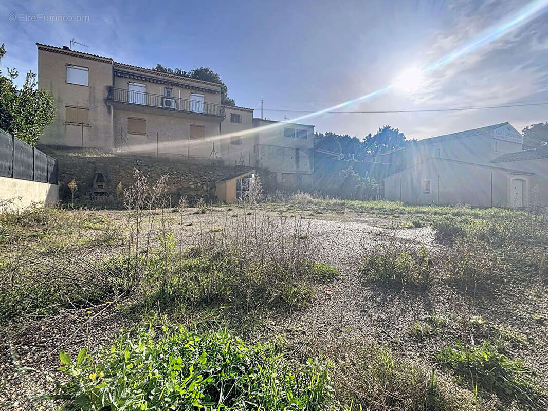 Terrain à SALON-DE-PROVENCE