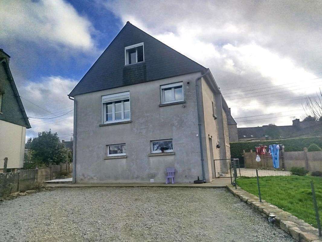 Maison à COLLINEE