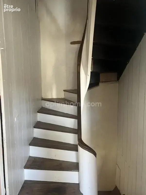 Maison en pierres 112 m² et dépendances - photo 12