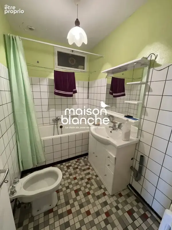 Maison 4 pièces 131 m² à vendre à Saint-Martin-De-Coux (17360) - photo 4