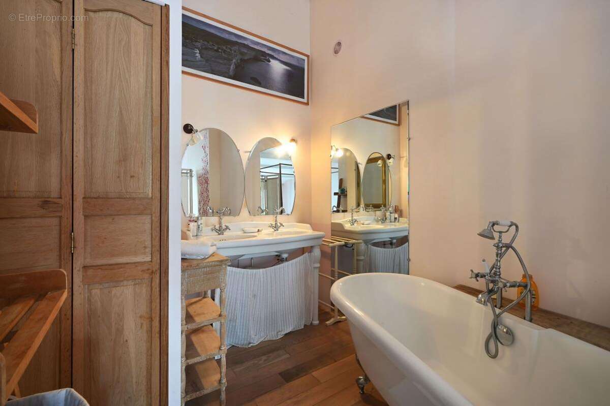 Maison à LES PORTES-EN-RE