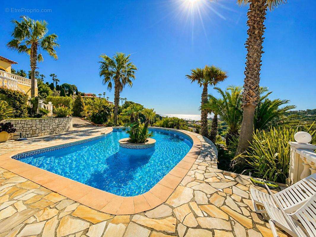 Maison à ROQUEBRUNE-SUR-ARGENS