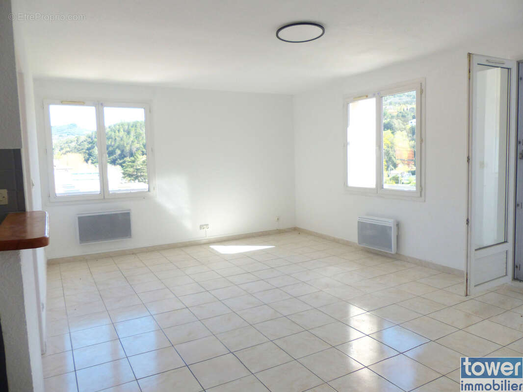 Appartement à LAMALOU-LES-BAINS