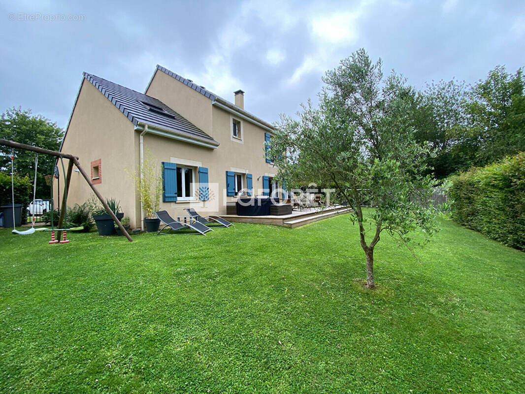 Maison à SAINT-LEGER-DU-BOURG-DENIS
