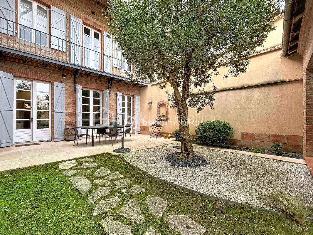 Propriété de caractère, maison 9 pièces 244 m² avec son annexe 27m² et bâtiment de 127m² - photo 5
