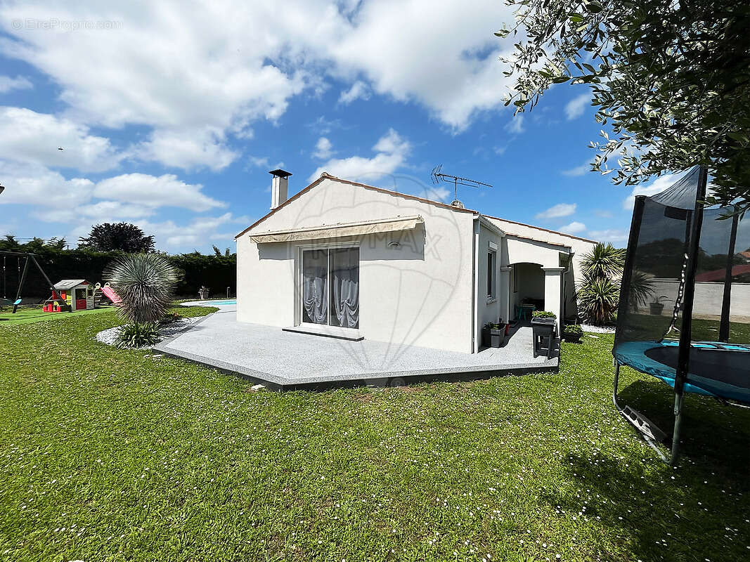 Maison à LE CHAY