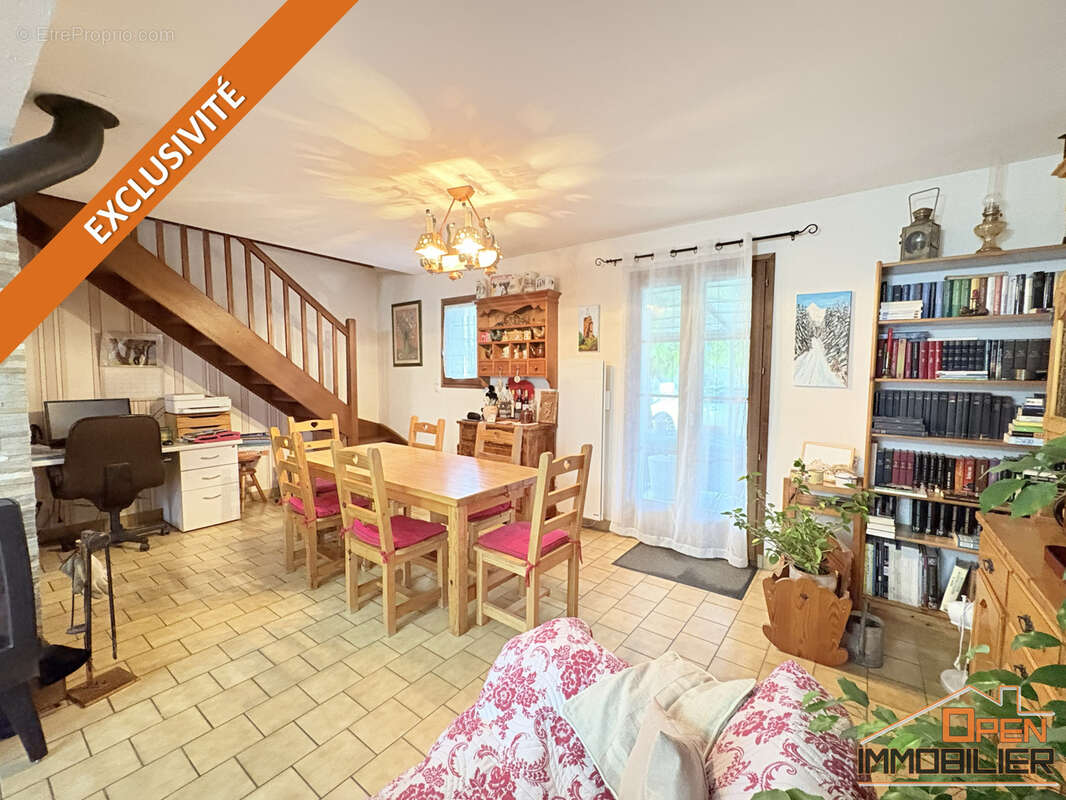 Maison à SAINT-JULIEN-DE-LAMPON