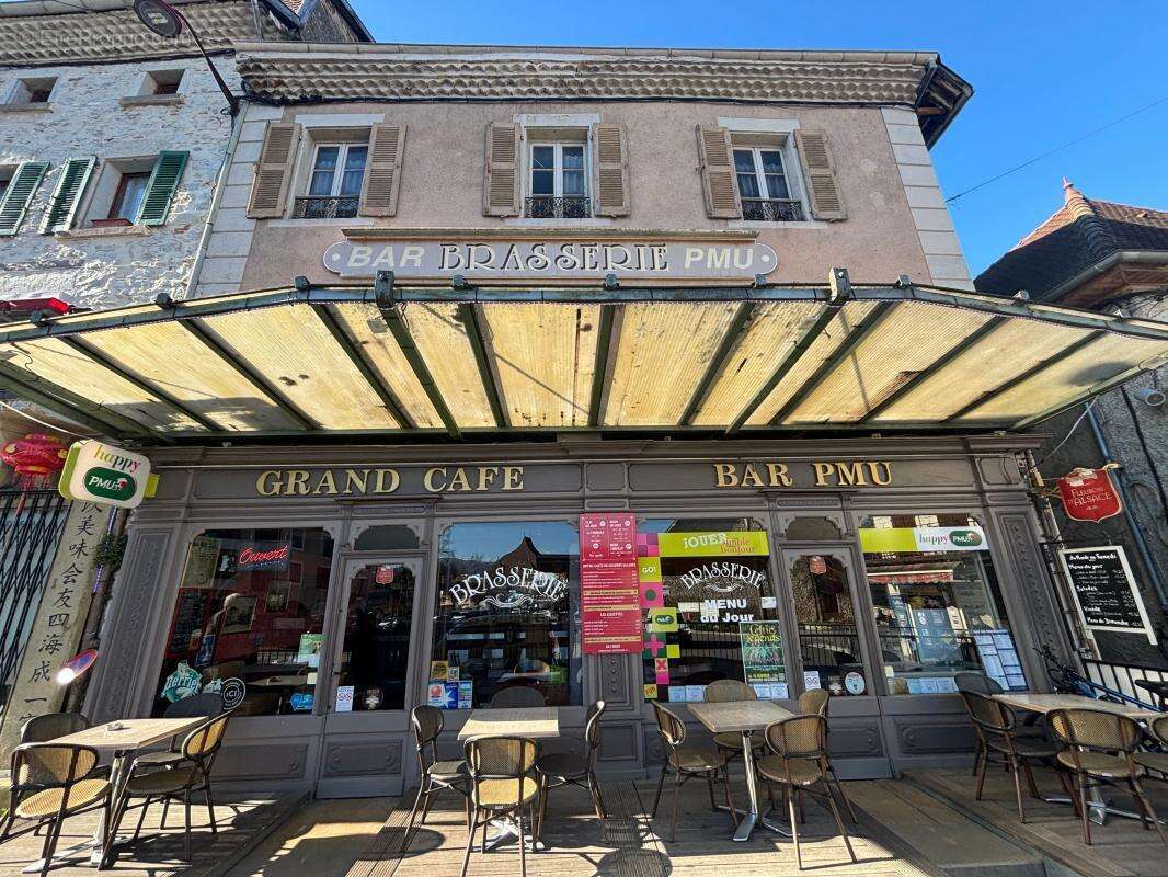 Commerce à MORESTEL