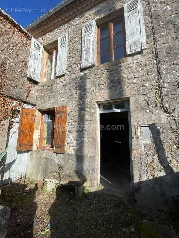 Maison à CHATEAUPONSAC