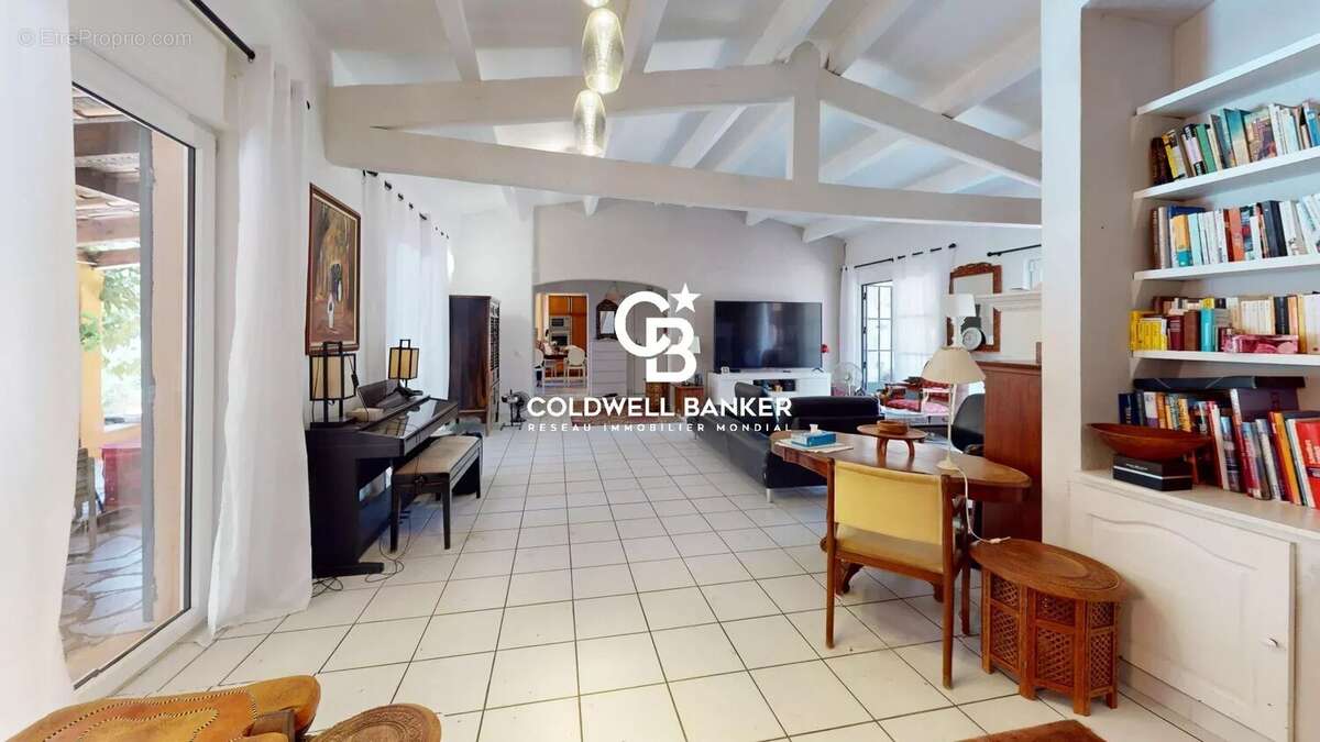 Maison de charme de plain-pied au cœur d'un parc d'oliviers de 5 030 m² - photo 7