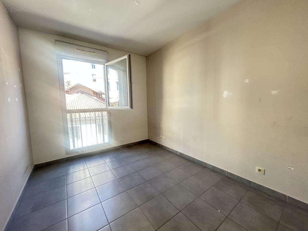 Appartement à MARSEILLE-2E