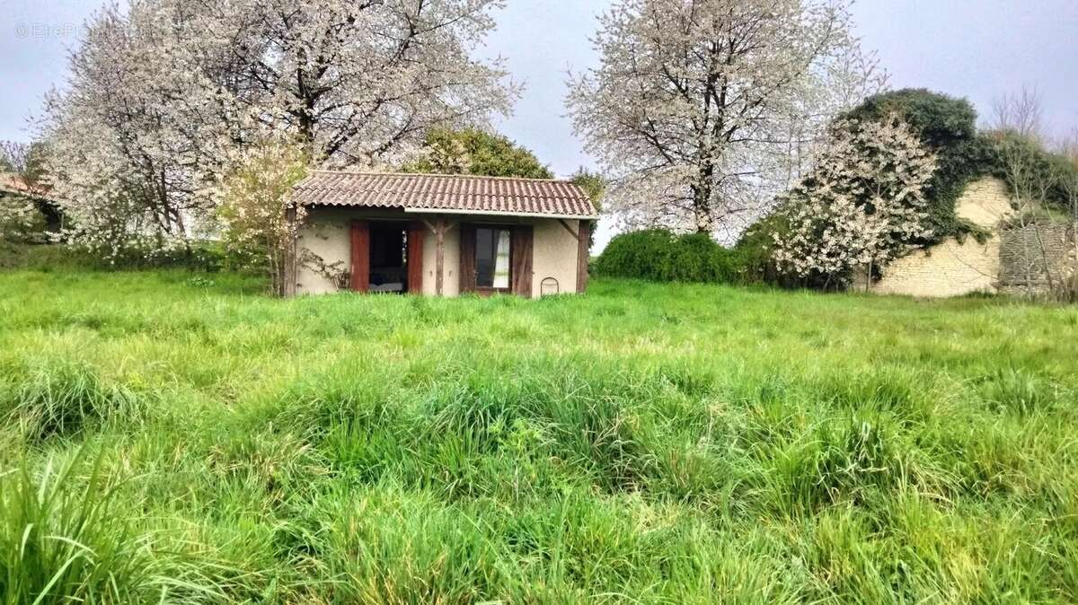 Terrain constructible+maisonnette - photo 2