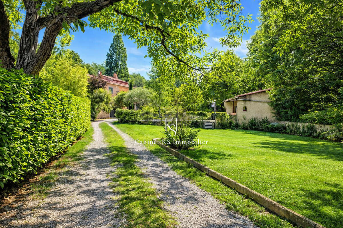 Maison 240 m² à Bras  - photo 2