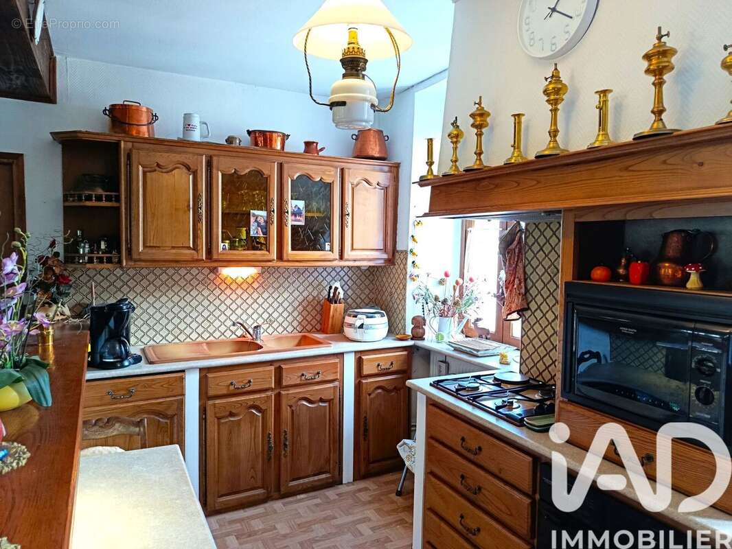 Maison 162 m² à Saint-Paul-De-Jarrat  - photo 7