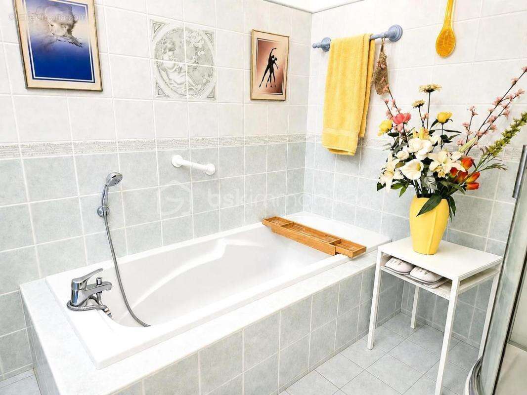 Maison à FLASSANS-SUR-ISSOLE