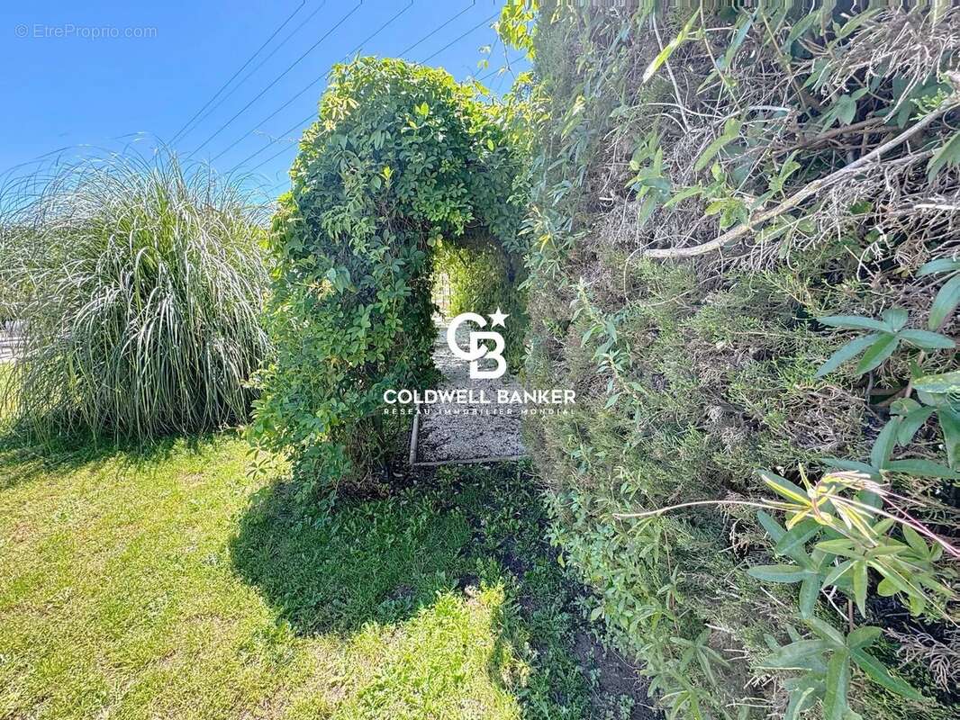 Maison à PUGET-SUR-ARGENS