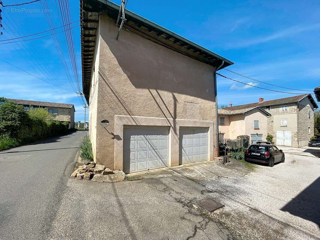 Maison à SAINT-JULIEN