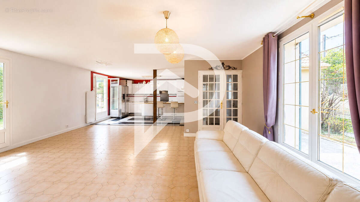 Maison à VAUX-SUR-SEINE