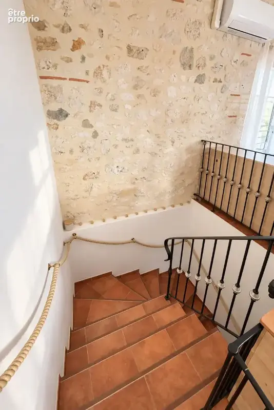 Maison en pierre rénovée au coeur du village - photo 8