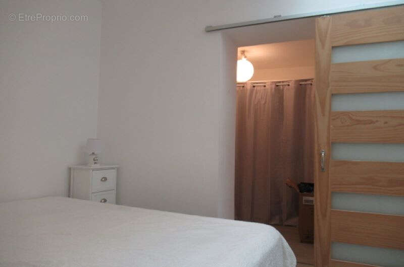 Proche marche t2 dernier etage - photo 4