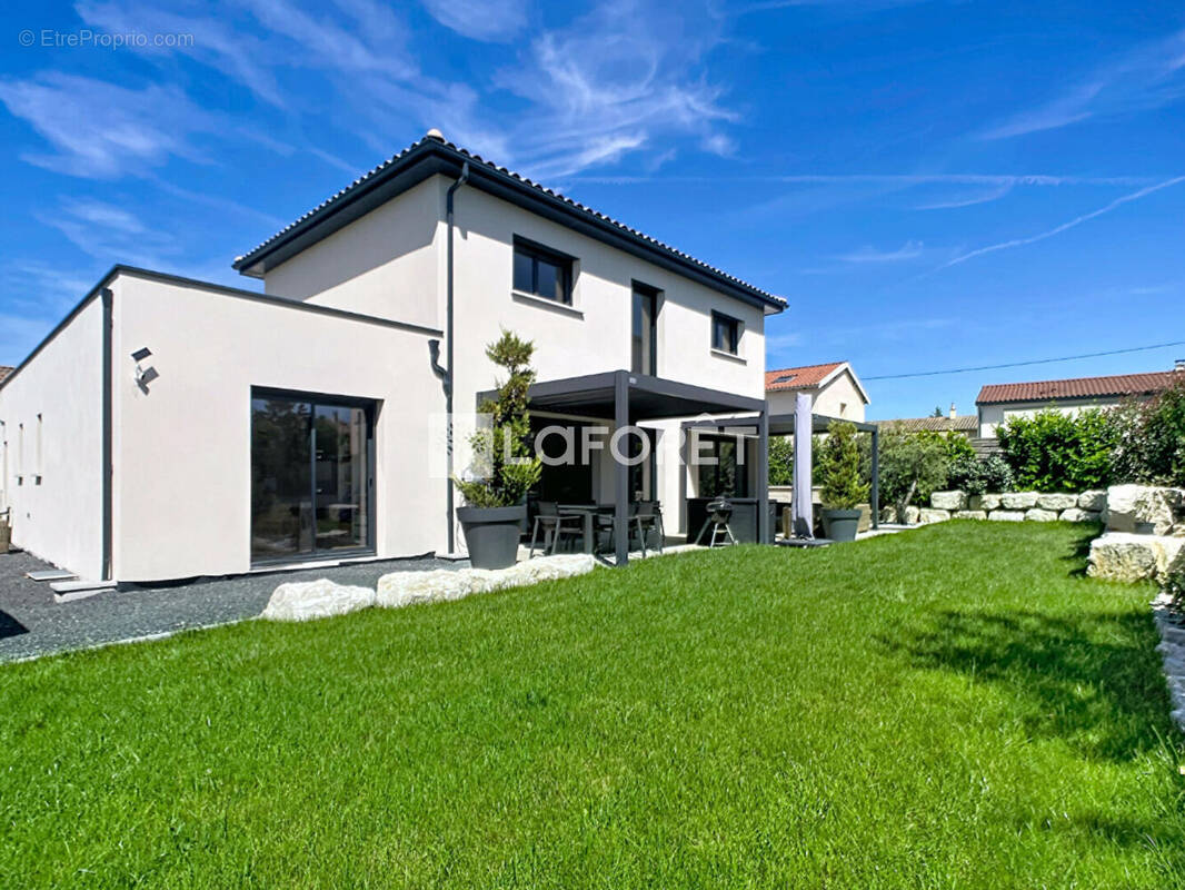 Maison à BELLEVILLE