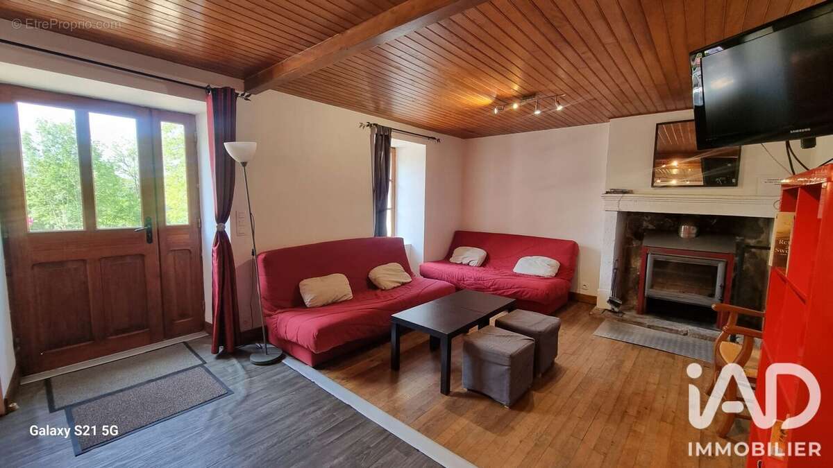Maison 200 m² à Tauves  - photo 4