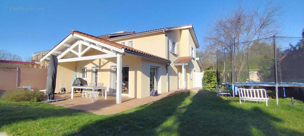 Maison à TASSIN-LA-DEMI-LUNE