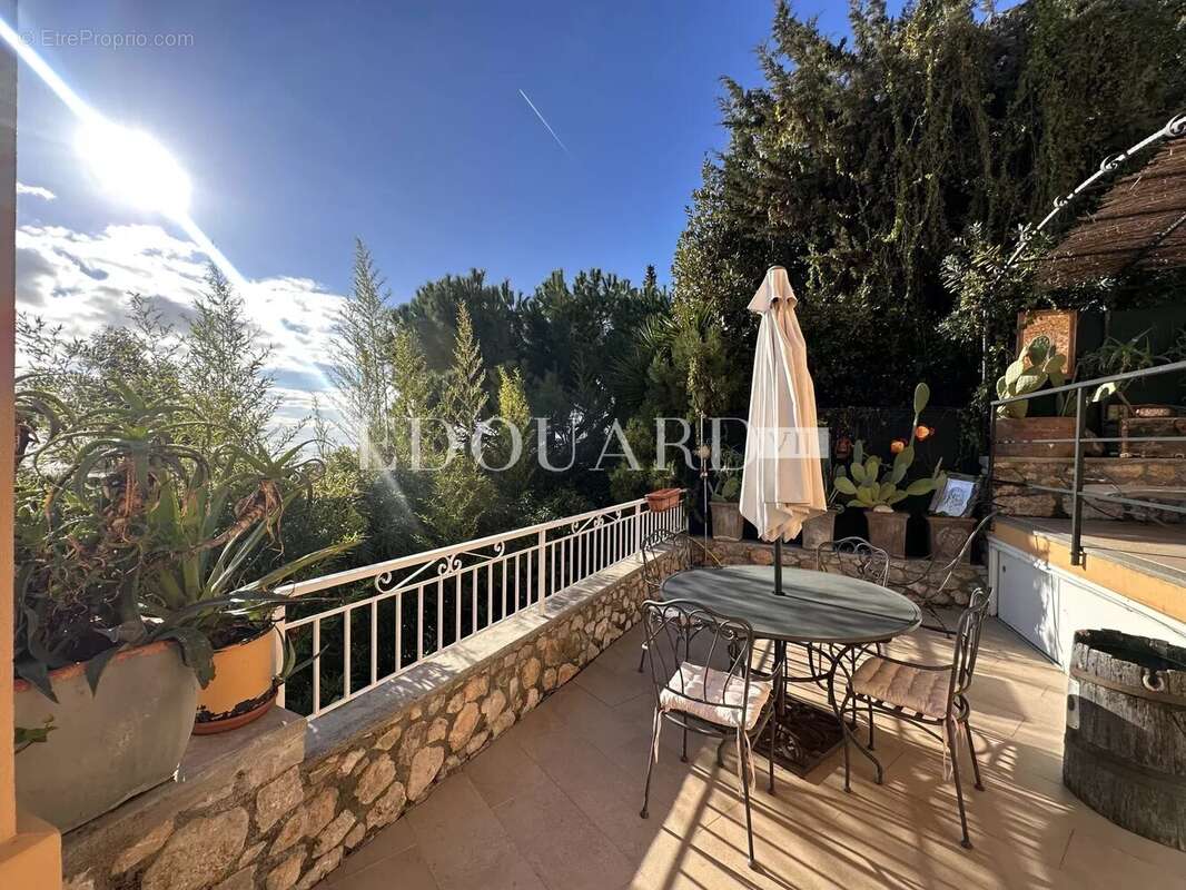 Appartement à ROQUEBRUNE-CAP-MARTIN