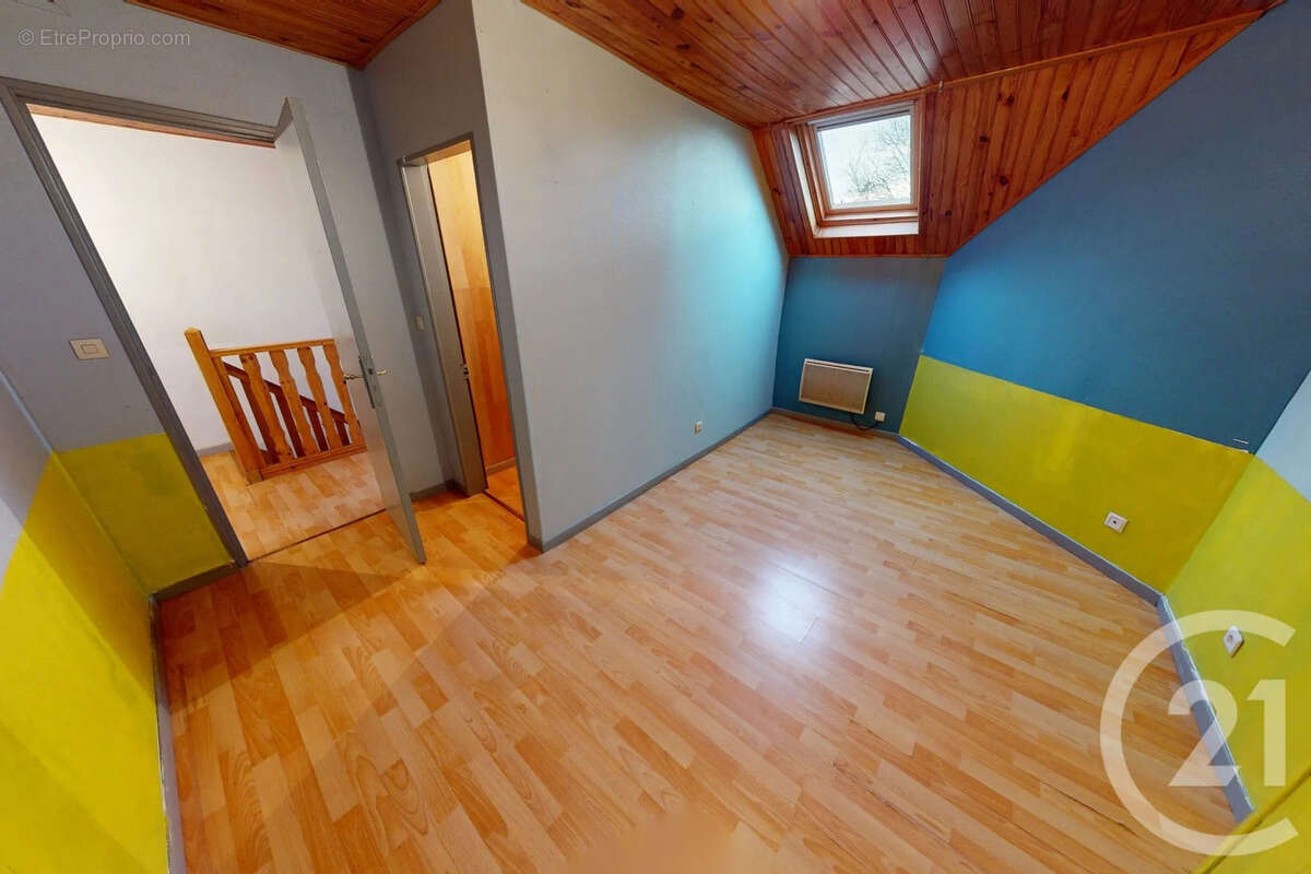 Maison à ETREILLERS