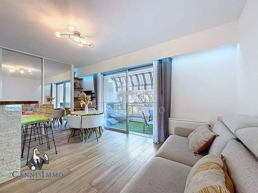 Appartement à LE CANNET