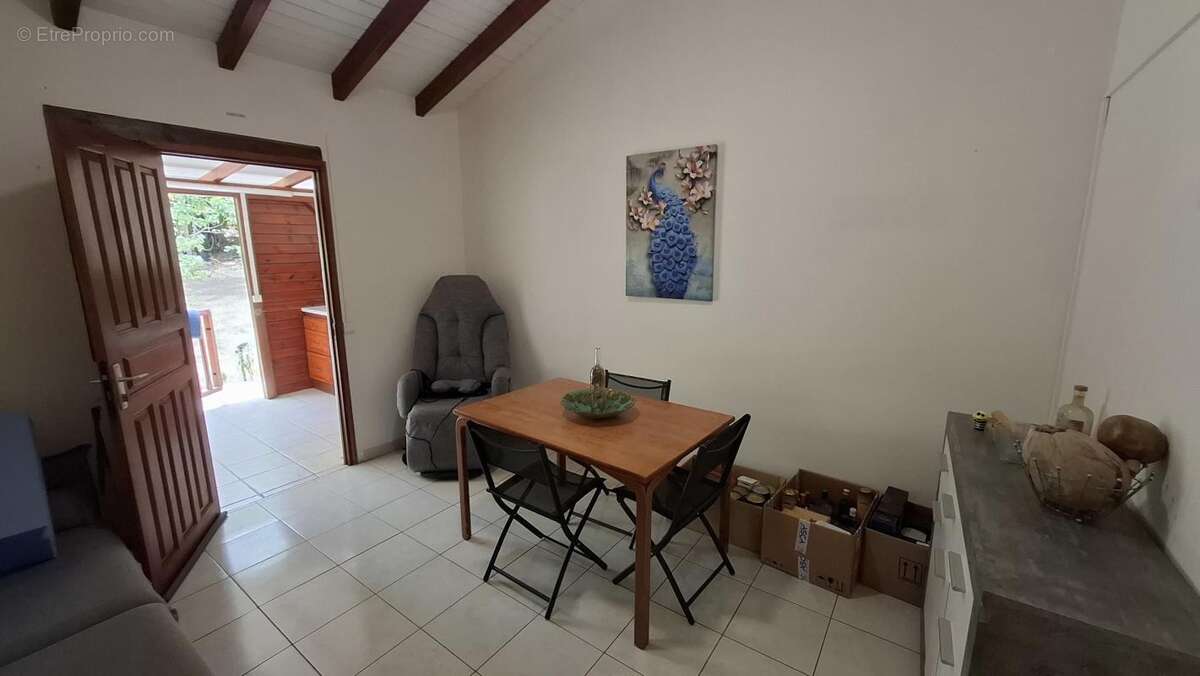 A VENDRE : Villa 2 T2 et 1 T4 (Vieux Habitants - 97119) - photo 15