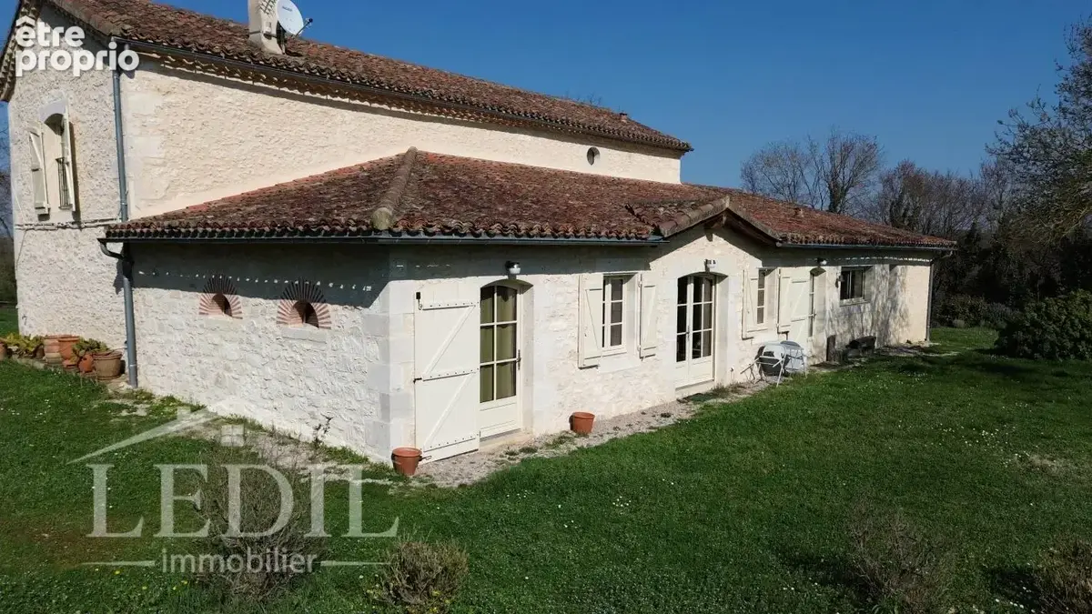 Propriété et dépendances sur parc - photo 3