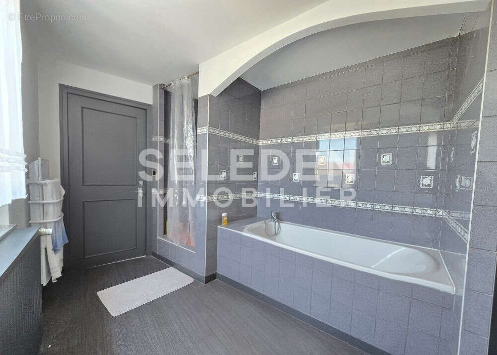 Maison individuelle de 178m2 avec dépendance de 78m2 - photo 9