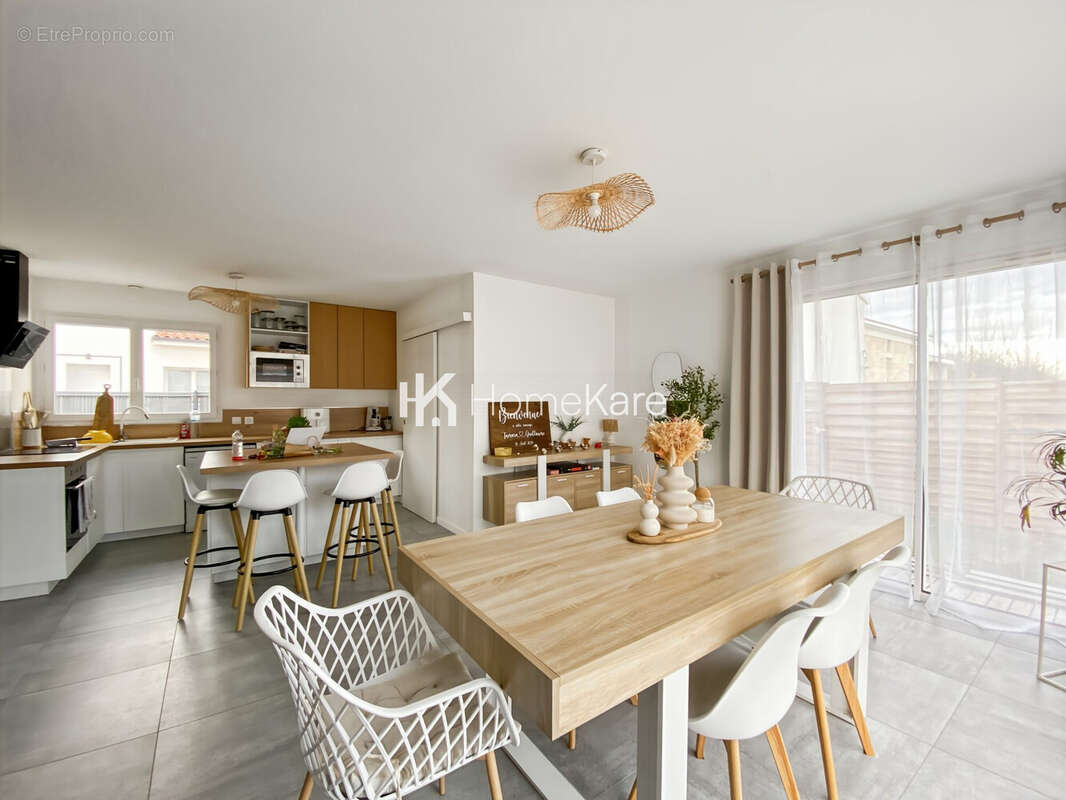 Maison à VILLENAVE-D&#039;ORNON