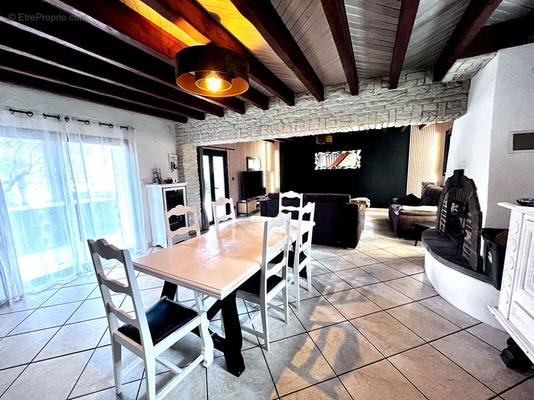 Maison à SALLES