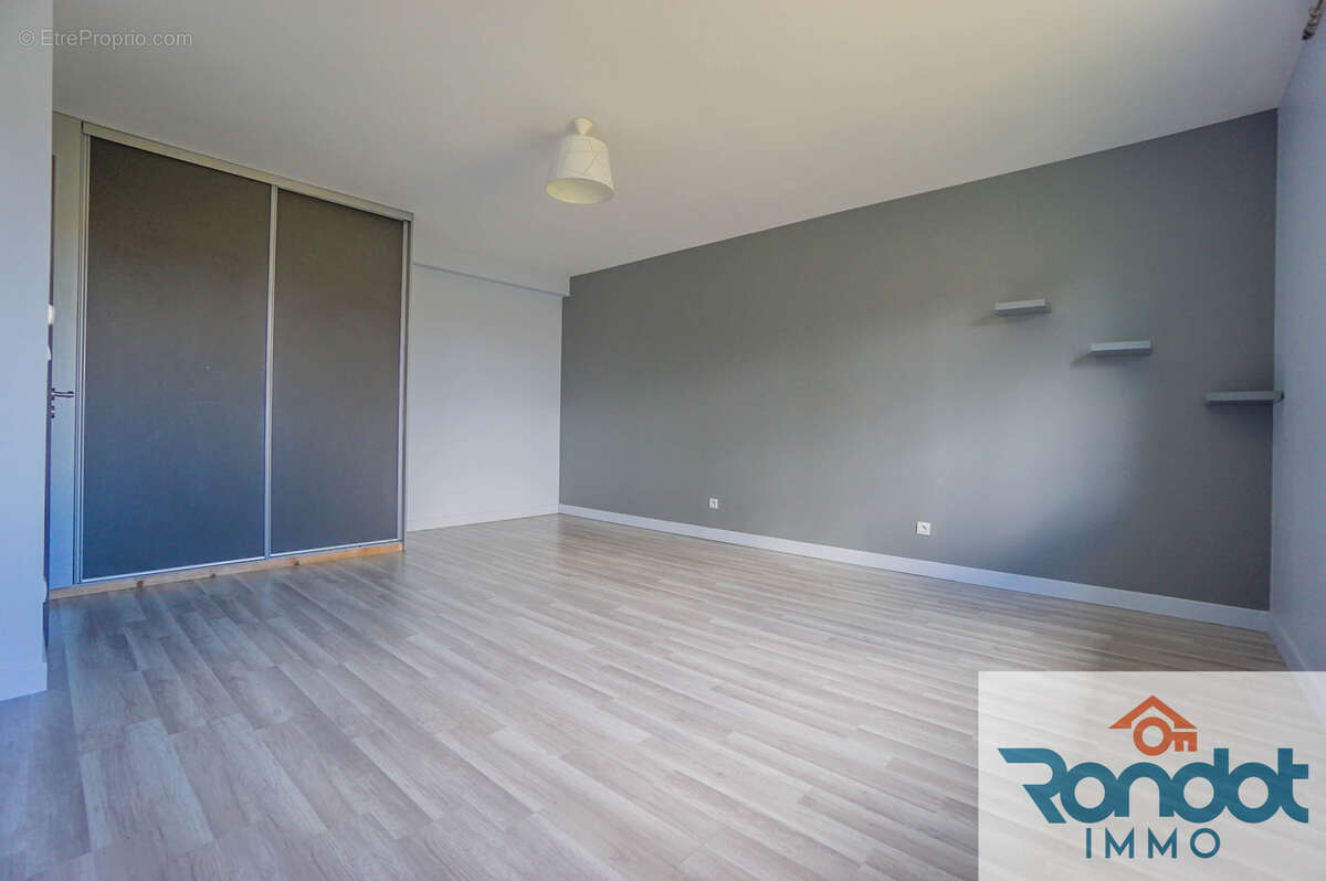 Maison 10 pièces / 6 chambres / 380 m2 / 2045 m2 terrain + piscine intérieur - photo 10