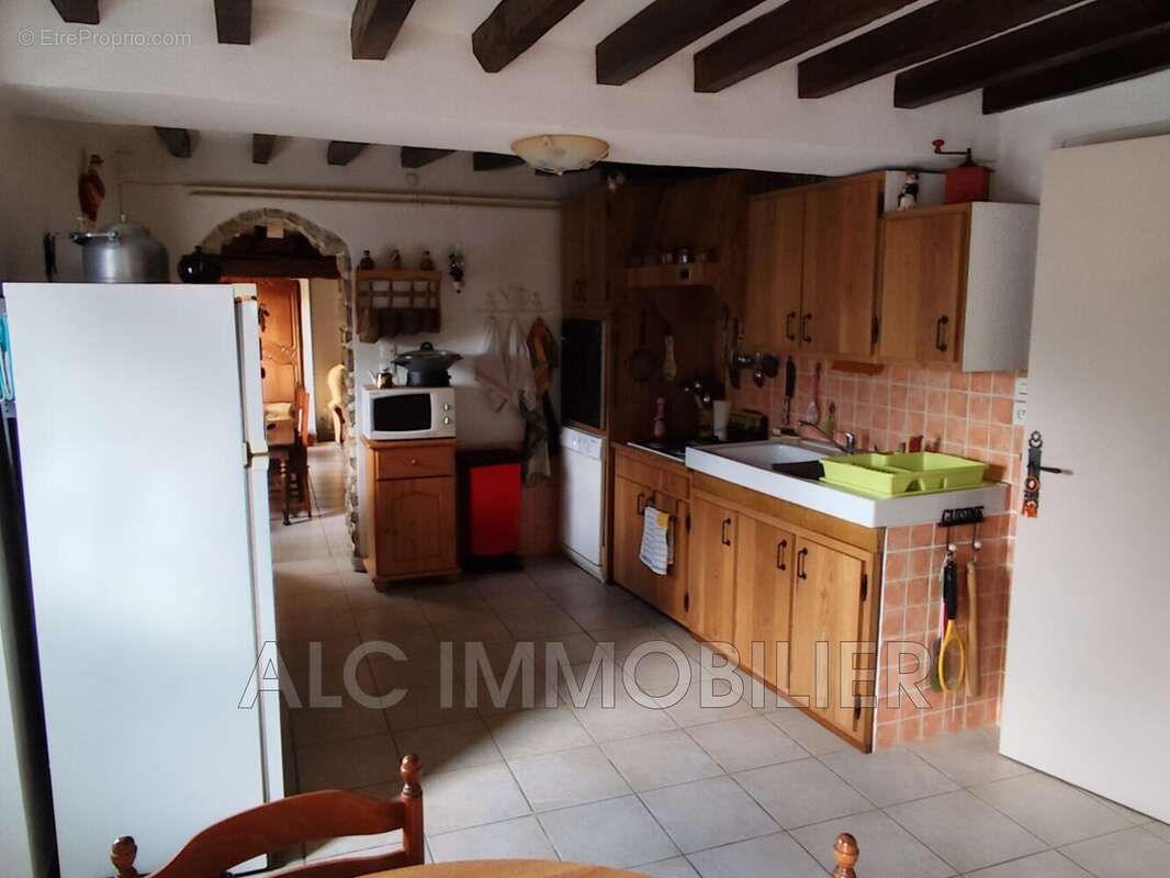 Maison à LE CHEVAIN