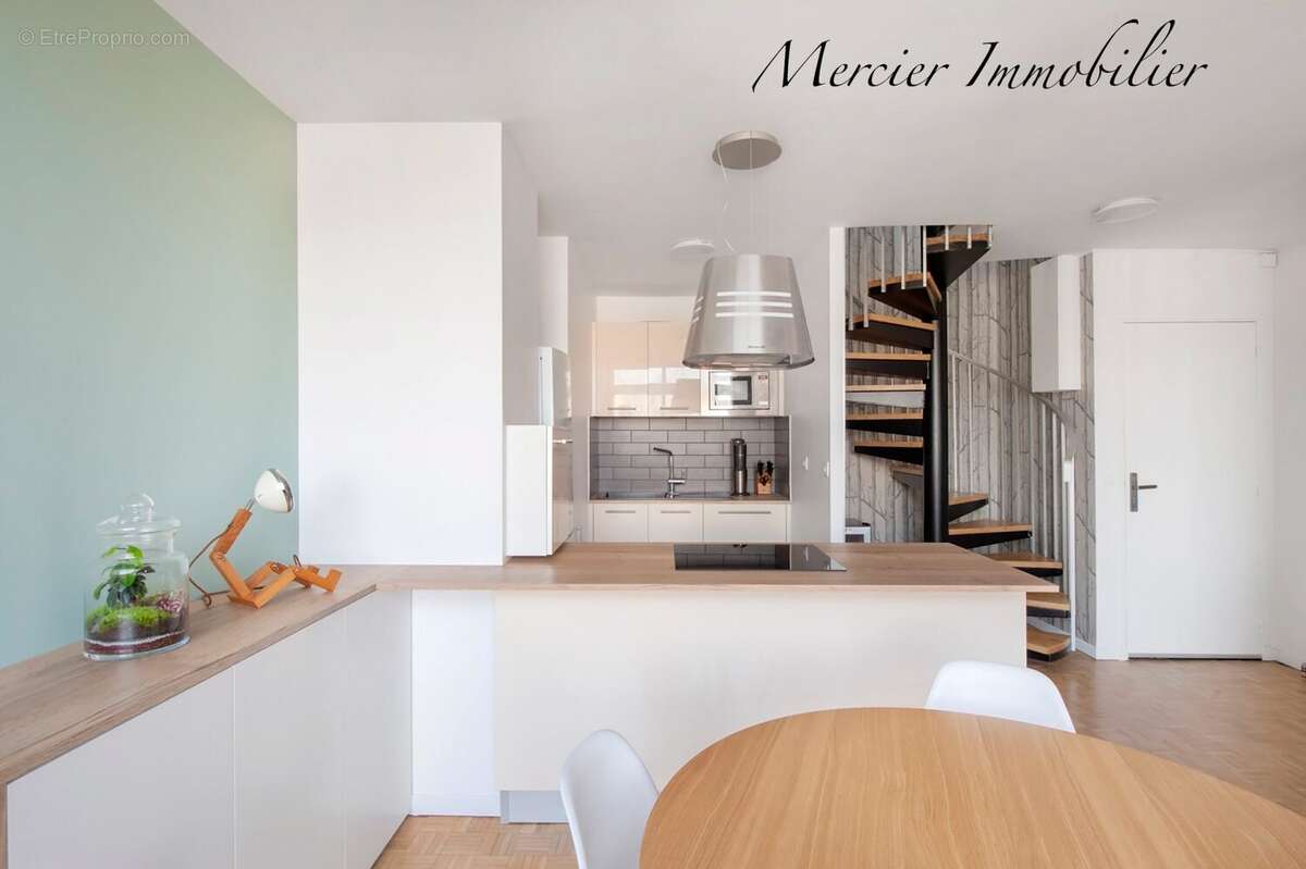 Appartement à PARIS-15E
