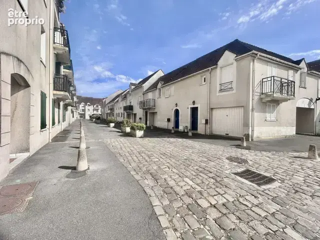 Montlhery centre-ville - appartement de type f4 - 87 m2 - balcons et box - photo 12