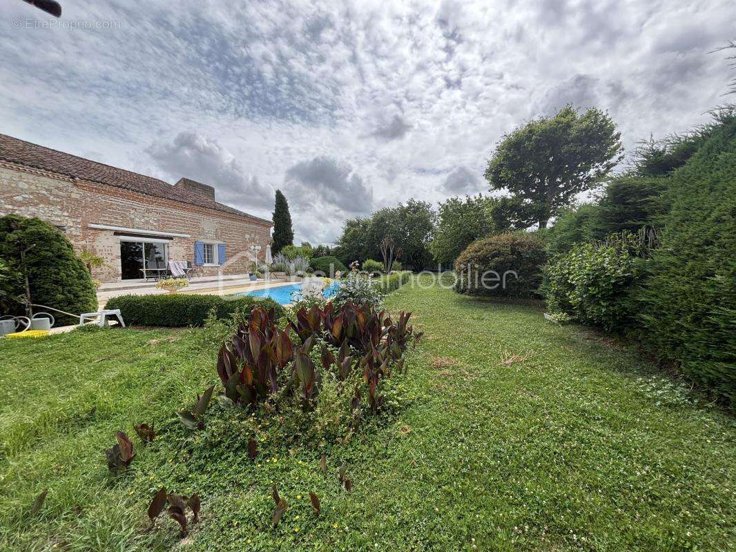 Elégante demeure de caractère avec parc piscine potager arbres fruitiers - photo 3