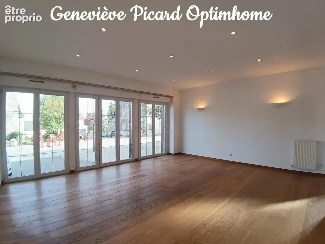 ​Maison de caractère en pierre de 189 m² — 5 chambres, dépendance et cour en cœur de bourg - photo 8